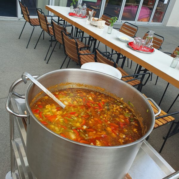 Das Nachbarschaftsangebot Brot & Suppe wartet auf die Gäste