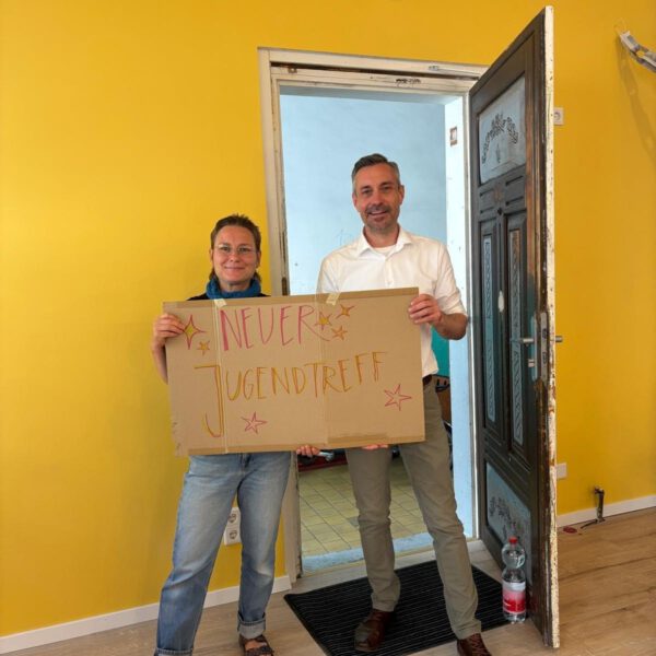 Kulturreferent Dr. Benedikt Döhla zu Besuch im neuen Jugendtreff